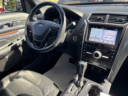 Used 2017 Ford Explorer Limited image 21