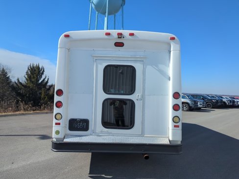 Used 2014 Chevrolet Express 4500 w/ Shuttle Bus Package image 4