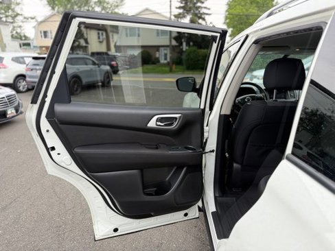 Used 2017 Nissan Pathfinder SV w/ Trailer Tow Package image 23