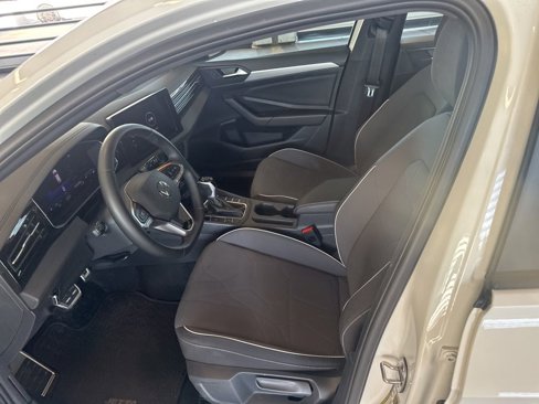Certified 2025 Volkswagen Jetta Sport image 8