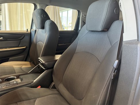 Used 2017 Chevrolet Traverse LT image 19