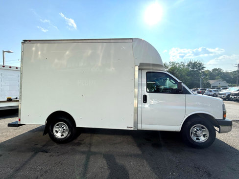 Used 2019 Chevrolet Express 3500 w/ Power Convenience Package image 7