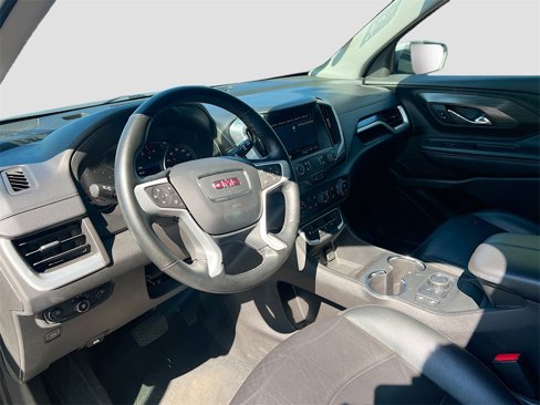 Used 2024 GMC Terrain SLT image 9