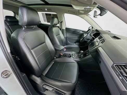 Used 2019 Volkswagen Tiguan SEL image 29