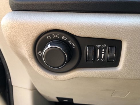 Used 2017 Chrysler Pacifica Touring image 24