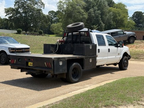 Used 2011 Ford F350 4x4 Crew Cab DRW Super Duty image 4