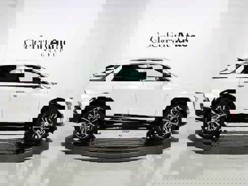 Used 2025 Cadillac Lyriq Luxury image 8