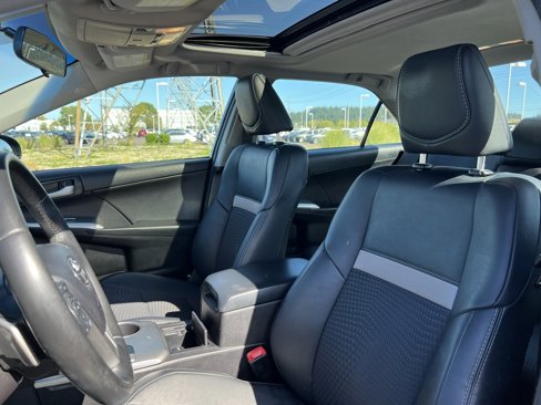 Used 2014 Toyota Camry L image 13