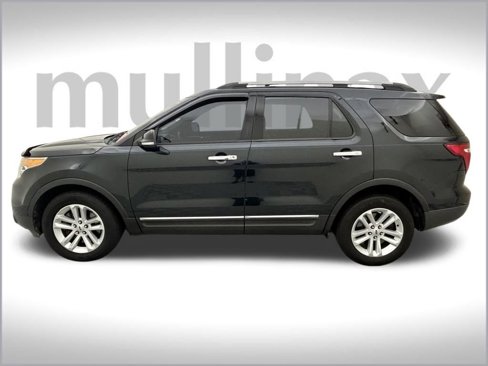 Used 2014 Ford Explorer XLT w/ Equipment Group 202A image 10