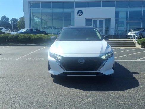 Used 2024 Nissan Sentra SR w/ SR Premium Package image 2