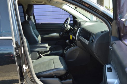 Used 2014 Jeep Compass Latitude image 18