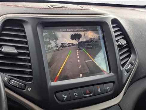 Used 2015 Jeep Cherokee Trailhawk w/ Comfort/Convenience Group image 14
