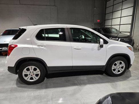 Used 2017 Chevrolet Trax LS image 11