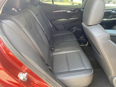 Used 2023 Buick Envision Essence image 27