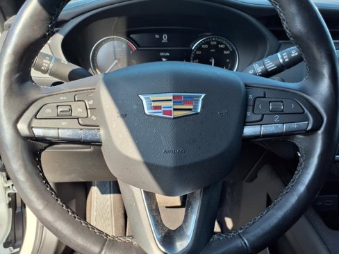 Used 2020 Cadillac XT4 Premium Luxury w/ Cold Weather Package image 9