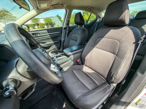 Used 2023 Nissan Altima 2.5 SV image 14