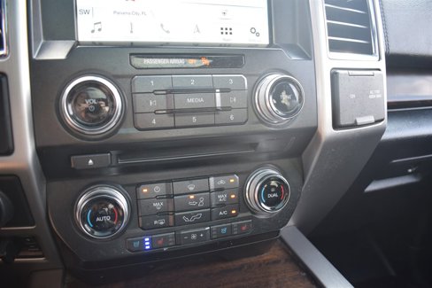 Used 2016 Ford F150 Platinum w/ Equipment Group 701A Luxury image 20