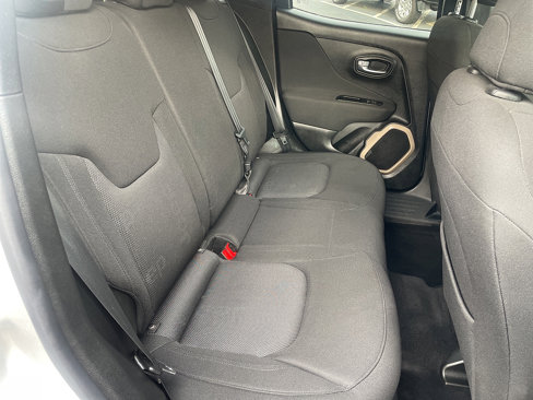 Used 2016 Jeep Renegade Latitude image 43