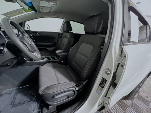 Used 2020 Kia Sportage LX image 15