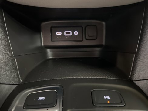 Used 2023 Chevrolet Equinox LT image 18