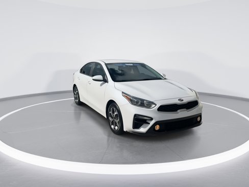 Used 2021 Kia Forte LXS image 2