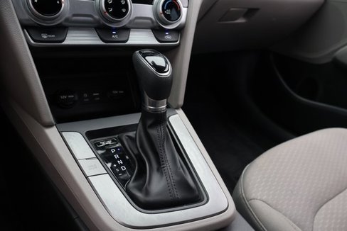 Used 2019 Hyundai Elantra SEL image 24