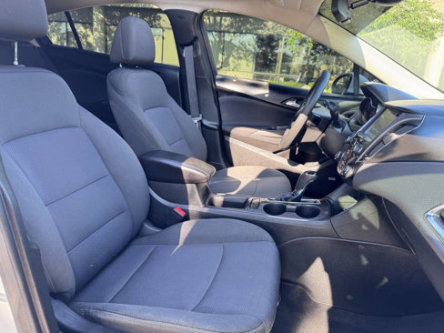 Used 2018 Chevrolet Cruze LT image 17