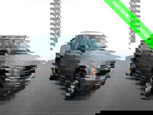 Used 2011 Chevrolet Avalanche LS image 2