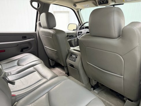 Used 2005 GMC Yukon XL SLT w/ SLT Preferred Equipment Group image 18