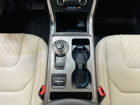 Used 2023 Ford Edge Titanium image 13
