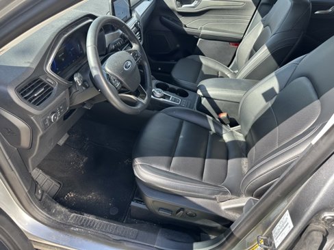Used 2022 Ford Escape Titanium image 16