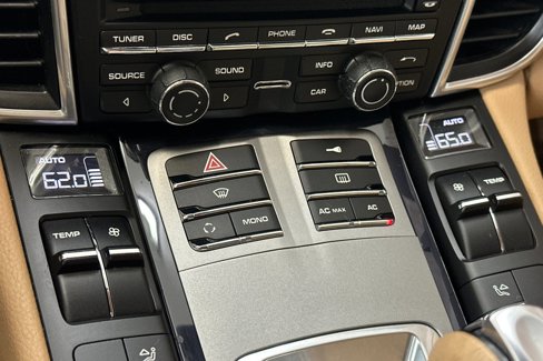 Used 2011 Porsche Panamera 4 image 19