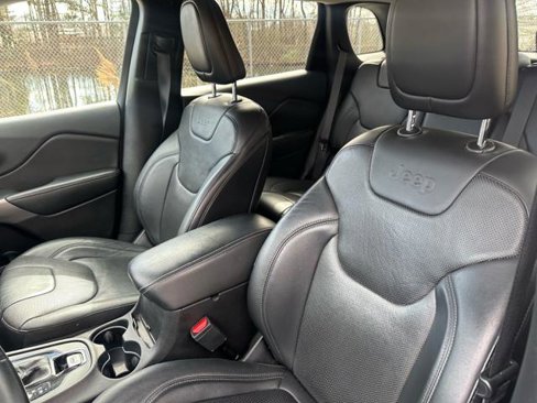 Used 2019 Jeep Cherokee Limited w/ Luxury Group image 22