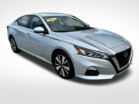 Certified 2022 Nissan Altima 2.5 SV image 2