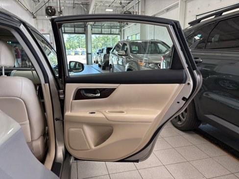 Used 2014 Nissan Altima 3.5 SL w/ Technology Package image 35