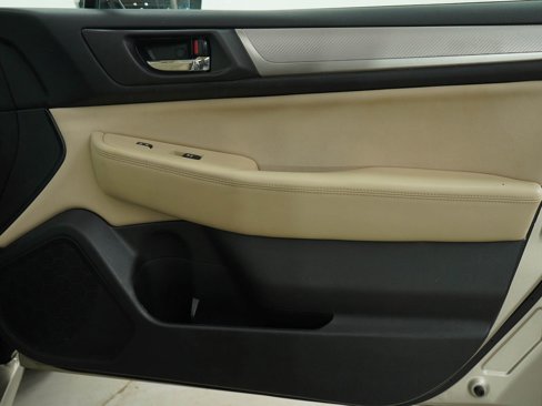 Used 2017 Subaru Legacy 2.5i Premium image 9