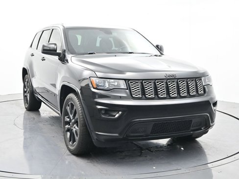 Used 2021 Jeep Grand Cherokee Laredo X image 3