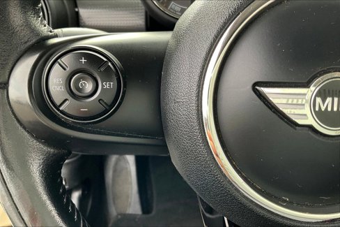 Used 2017 MINI Cooper 2-Door Hardtop image 10