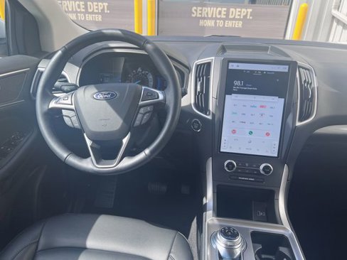 Used 2023 Ford Edge SEL w/ Convenience Package image 13