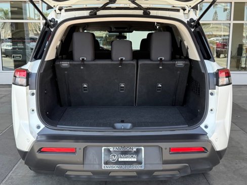 Used 2022 Nissan Pathfinder SV image 14