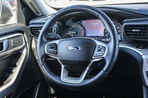 Used 2022 Ford Explorer XLT image 16