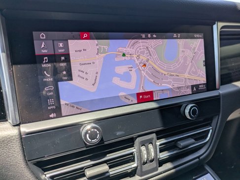 Certified 2022 Porsche Macan S image 19