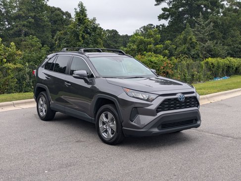 Used 2022 Toyota RAV4 LE image 4