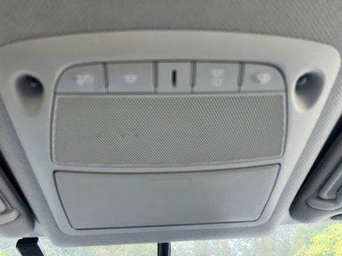 Used 2015 Nissan Sentra SL image 24