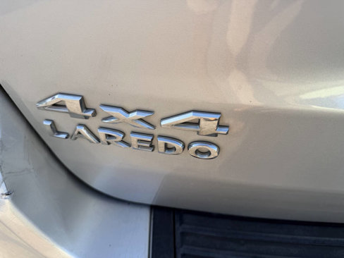 Used 2013 Jeep Grand Cherokee Laredo image 1