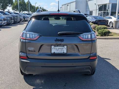Certified 2023 Jeep Cherokee Altitude Lux image 6