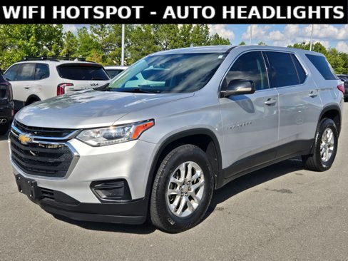 Used 2021 Chevrolet Traverse LS image 3
