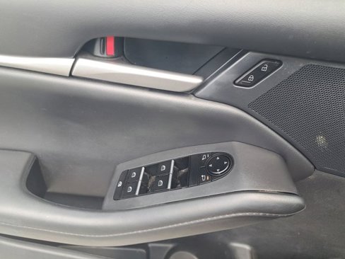 Used 2022 MAZDA MAZDA3 s image 23