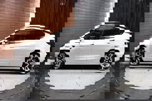 Used 2022 Tesla Model 3 Standard Range image 6