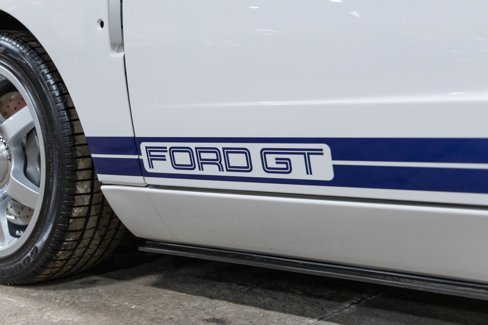 Used 2006 Ford GT image 22